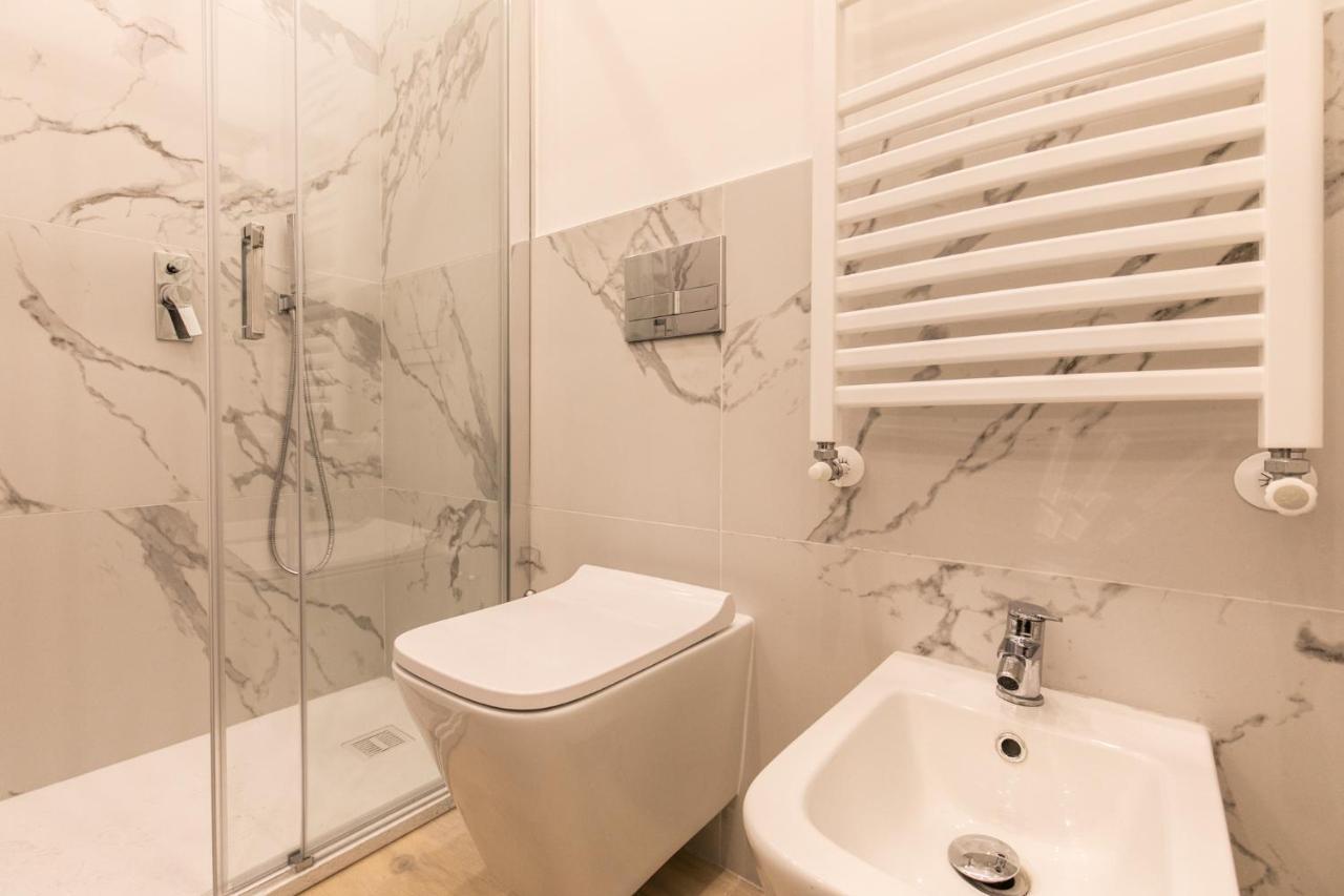 Luxury Apartment - A Due Passi Dal Centro Di Milano Bagian luar foto