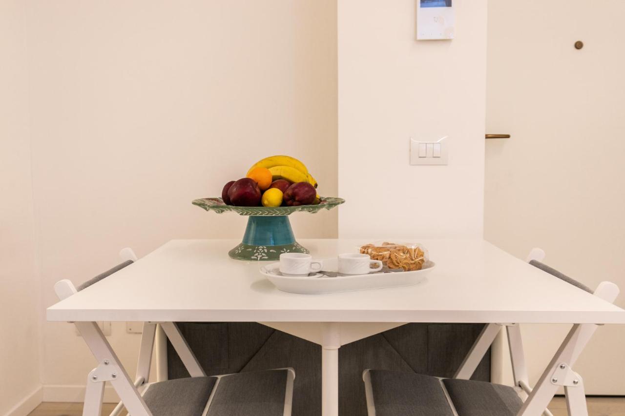Luxury Apartment - A Due Passi Dal Centro Di Milano Bagian luar foto