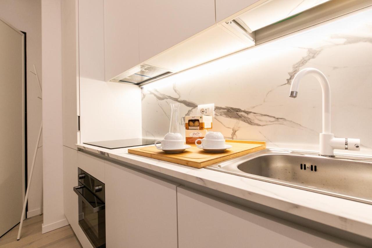 Luxury Apartment - A Due Passi Dal Centro Di Milano Bagian luar foto