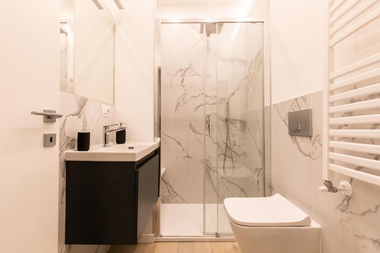 Luxury Apartment - A Due Passi Dal Centro Di Milano Bagian luar foto